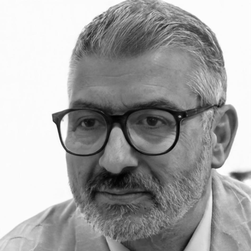 Retrato profesional de Sebastián Morales, especialista en presupuestos familiares